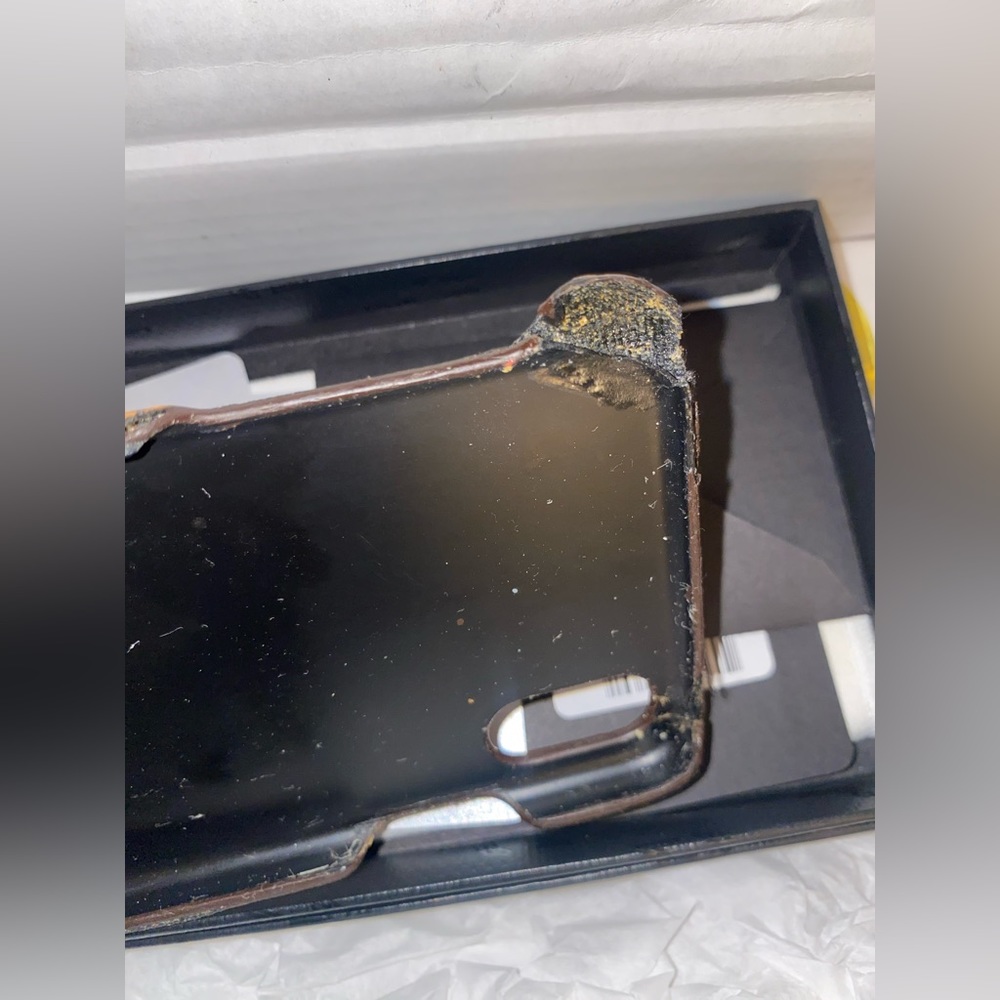 Authentic MCM iphoneX case - Picture 9 of 10